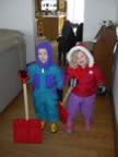 Ready to help shovel, Daddy (110kb)